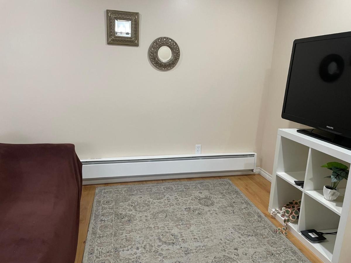 Super Luxury & Cozy Lower Level Apartment In Nw Calgary, Ab Close To Banff Exterior photo