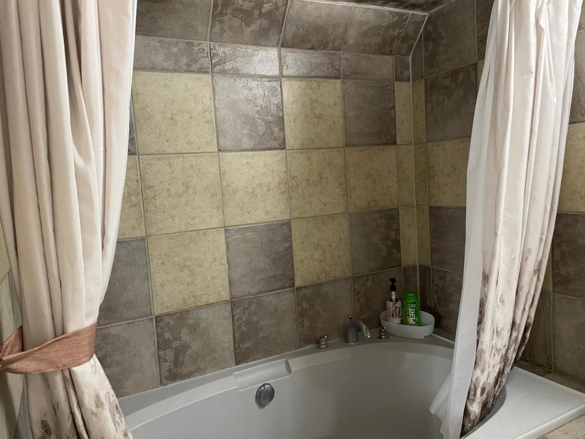 Super Luxury & Cozy Lower Level Apartment In Nw Calgary, Ab Close To Banff Exterior photo